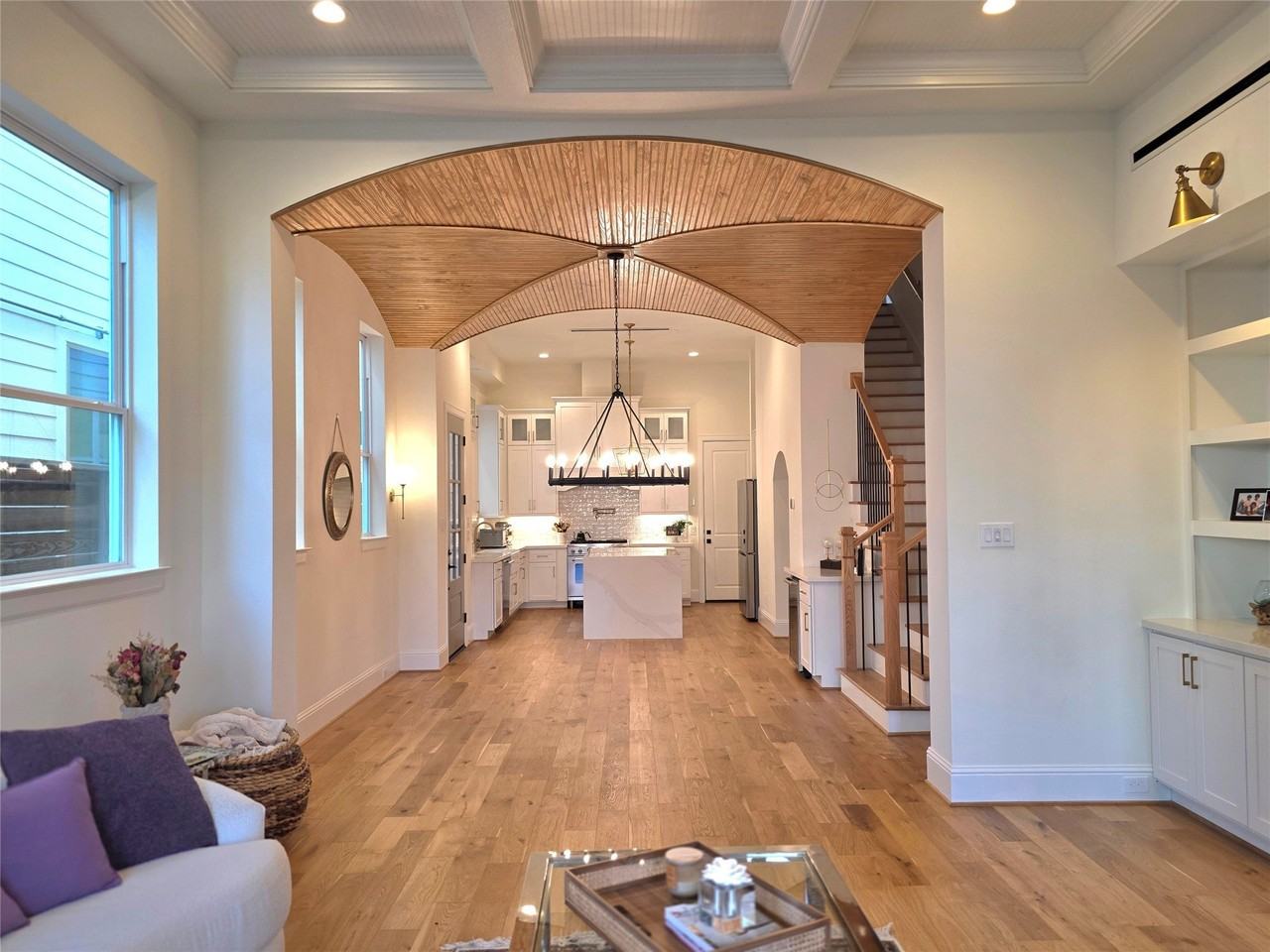 613 W 26th St - Photo 3 of 26
