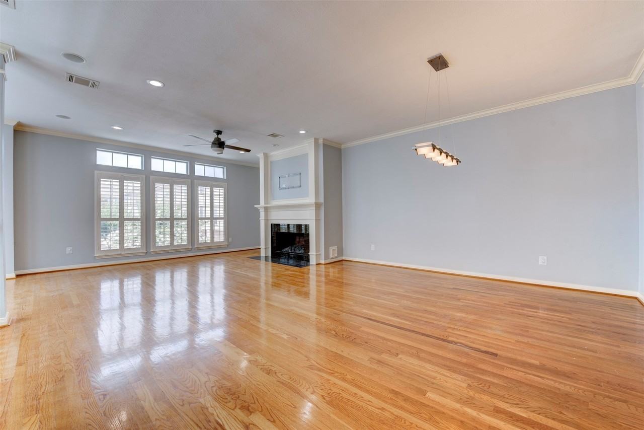 34 Waugh Dr #D - Photo 7 of 37