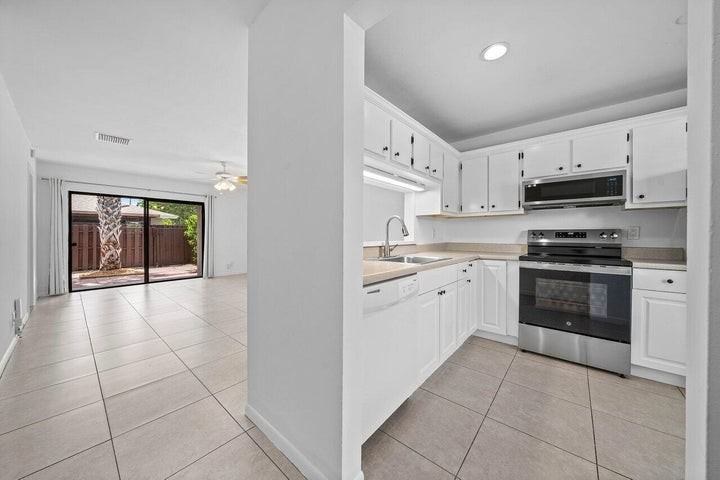 16422 Straw Way - Photo 4 of 8