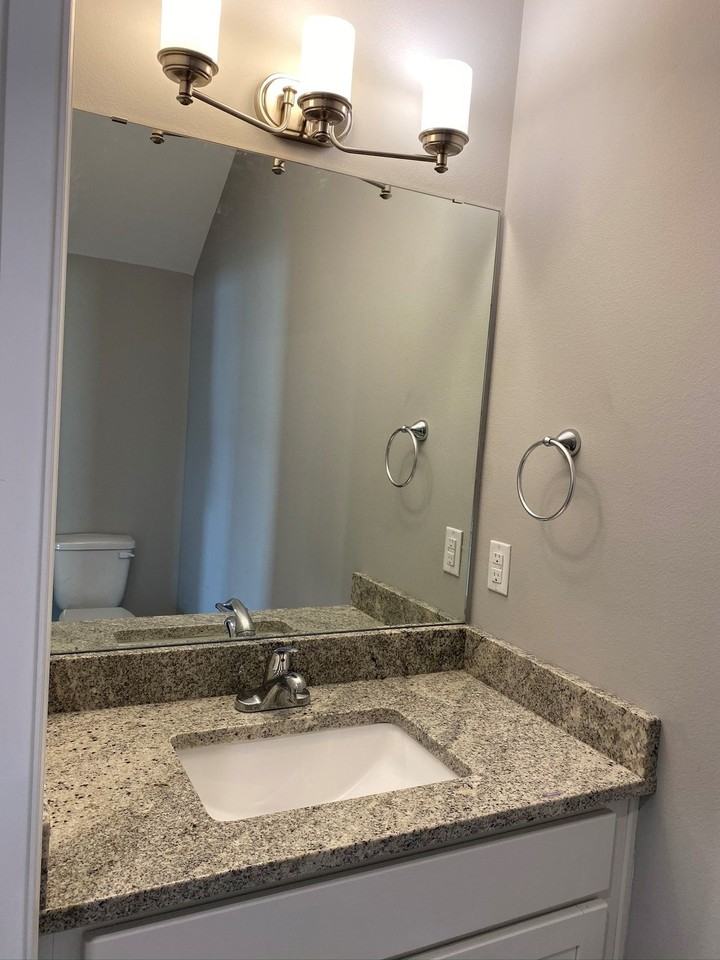 101 Alabama Ave Nw #A - Photo 3 of 25