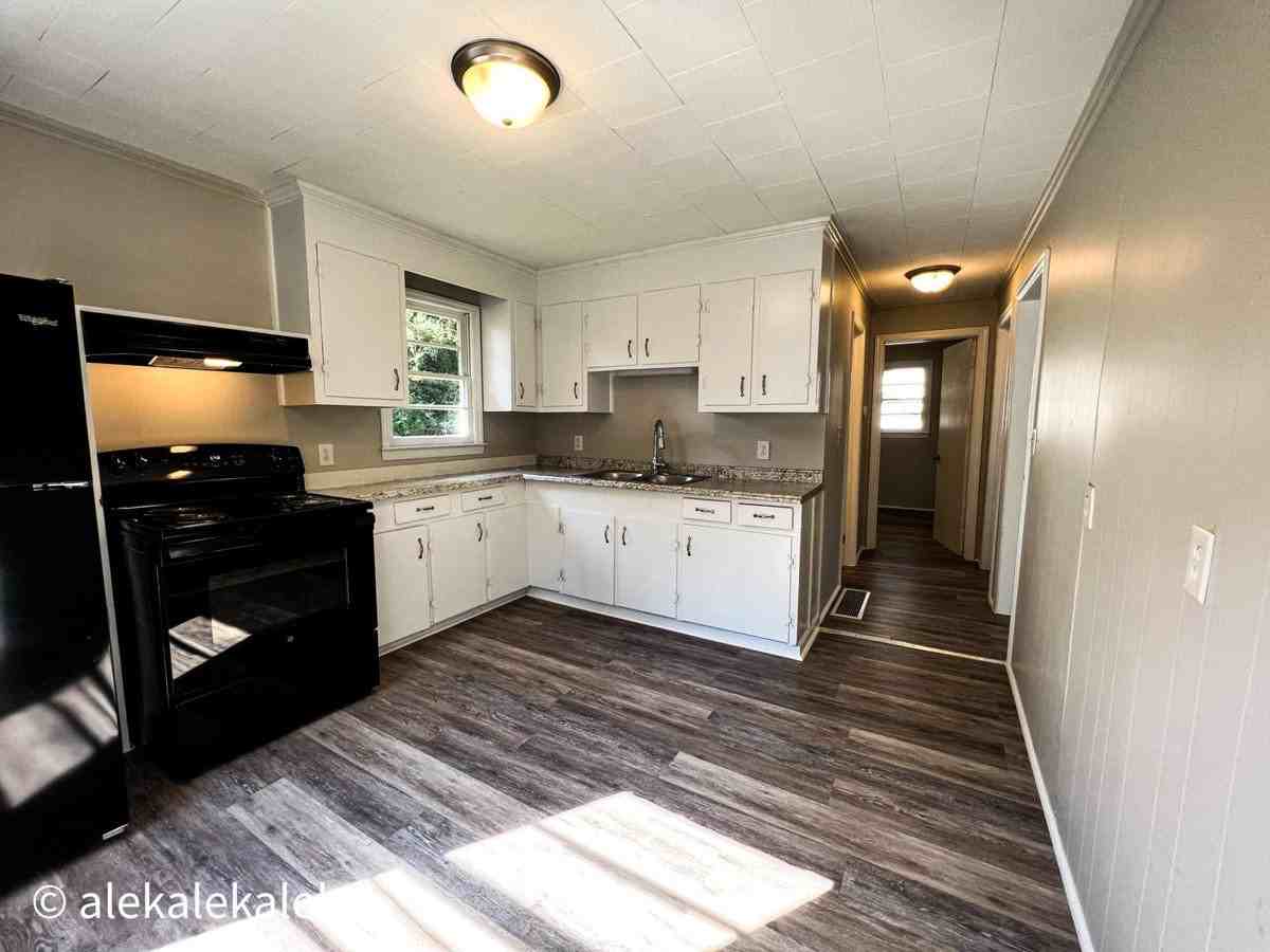 1006 E Devonshire St - Photo 7 of 17