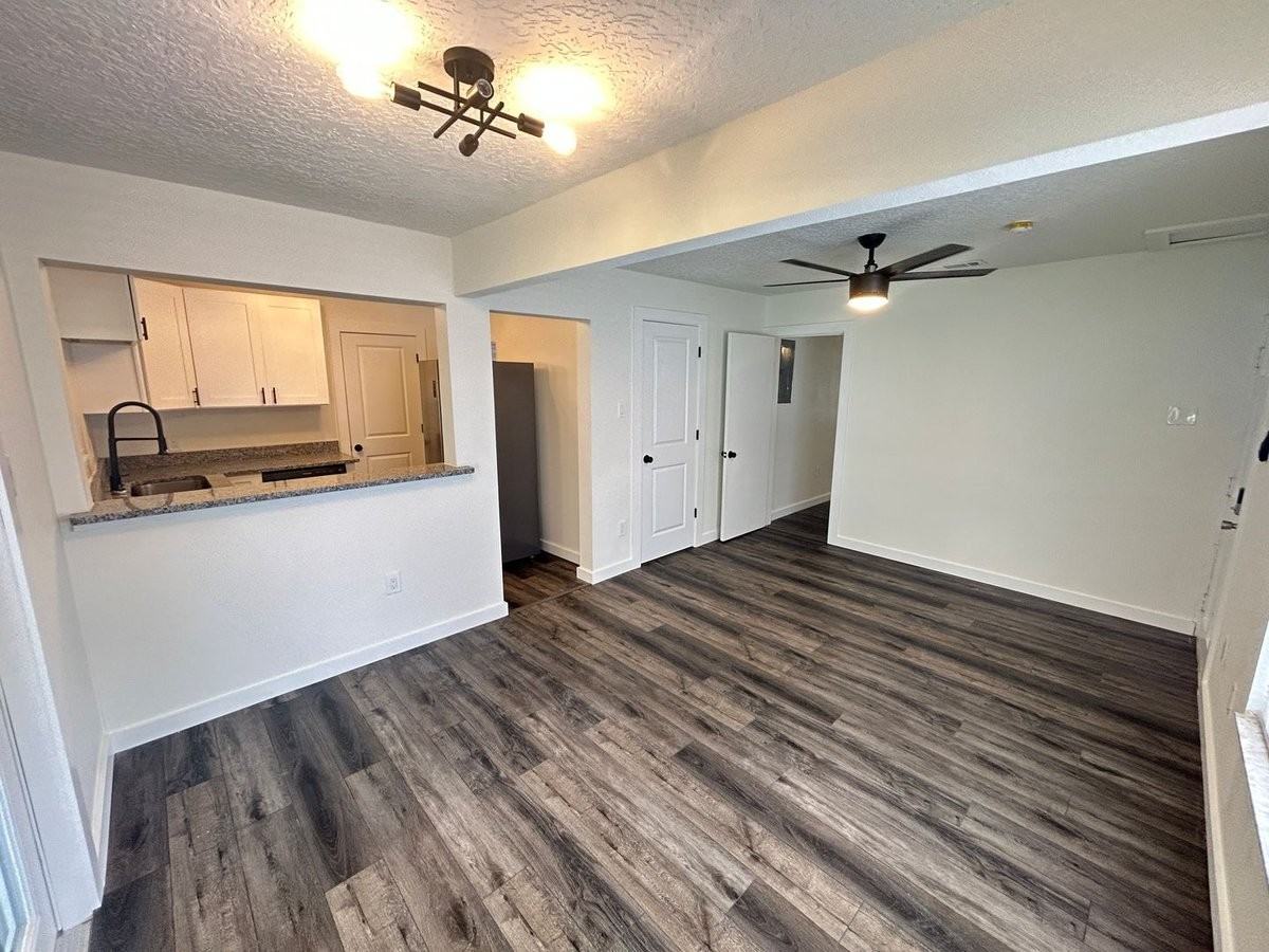 1303 E Harding St #W - Photo 2 of 21