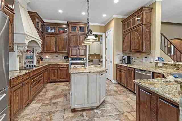 101 Sir Cameron - Photo 4 of 22