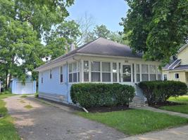 featured image of 833 Backus St