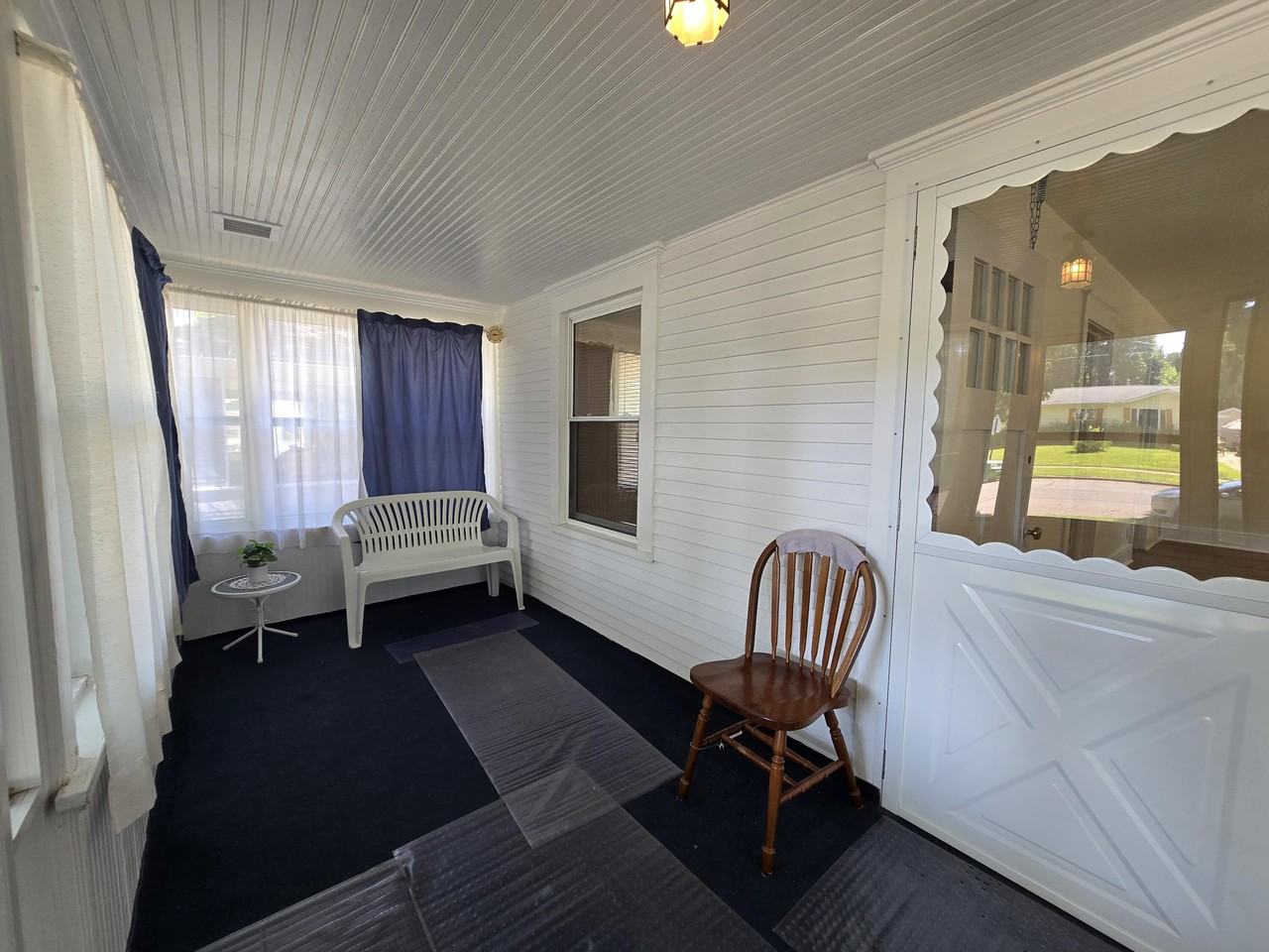 833 Backus St - Photo 4 of 41