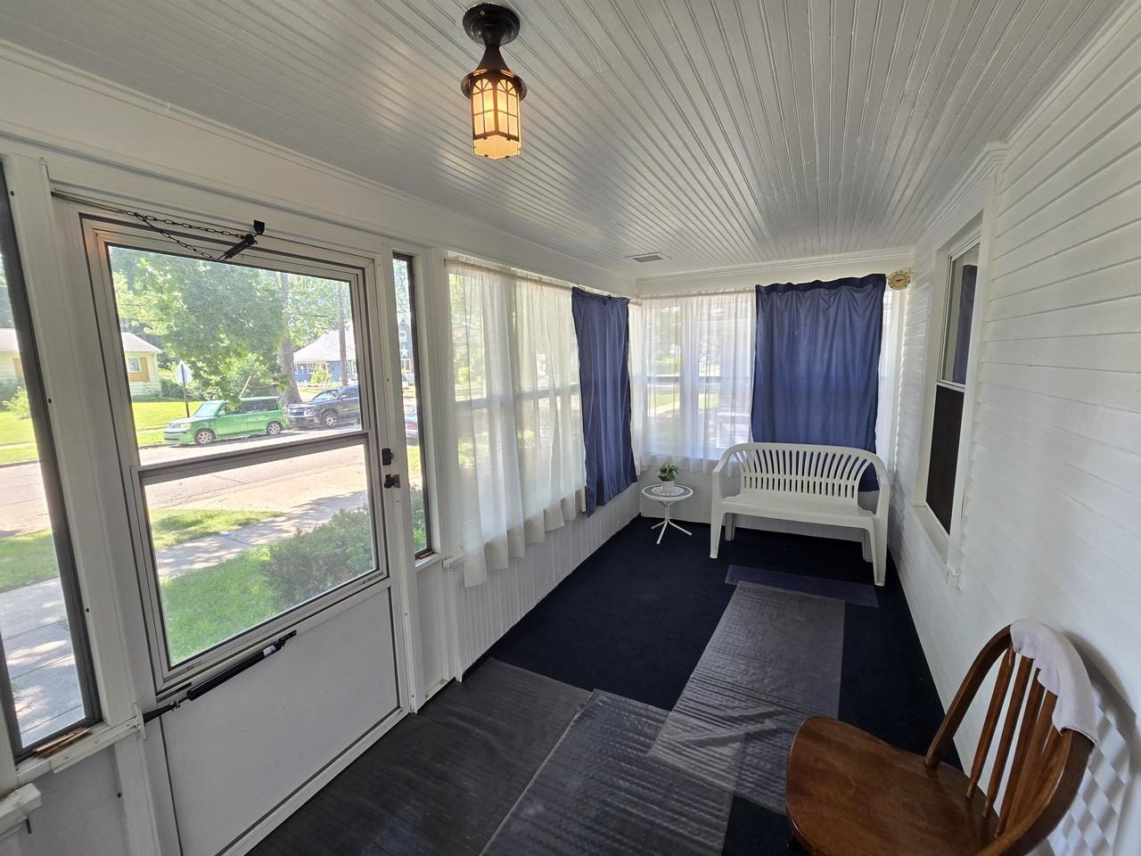 833 Backus St - Photo 6 of 41