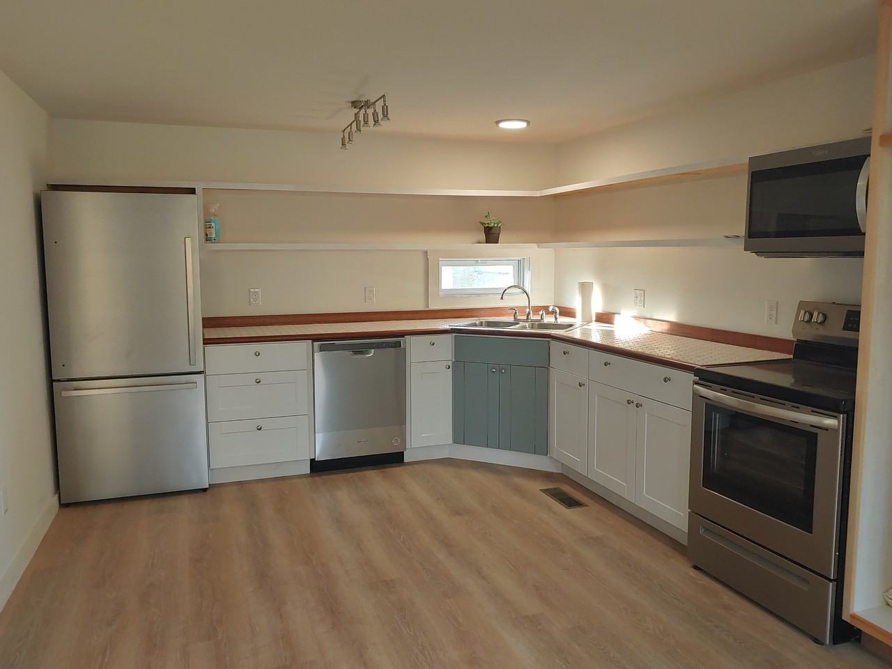 58 Agamenticus Rd - Photo 5 of 32