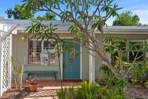 featured image of 7860 Holiday Dr