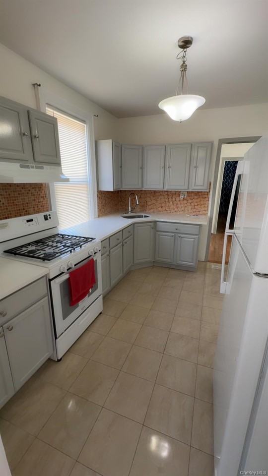 3027 Radcliffe Avenue Avenue , 3 ##3 - Photo 2 of 11