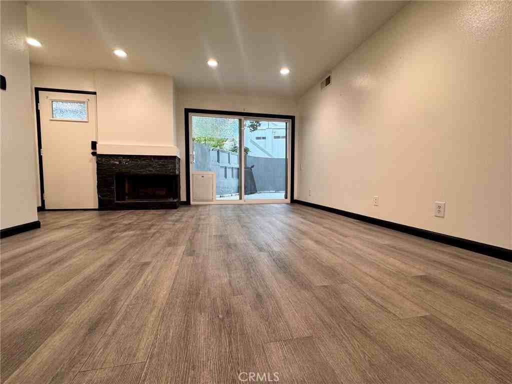 1159 Tivoli Ln - Photo 4 of 27