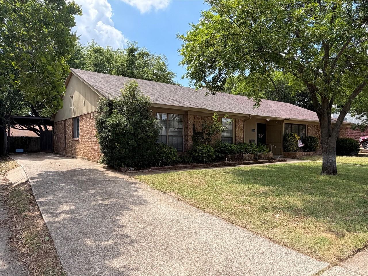 2907 Hilltop Dr - Photo 2 of 29