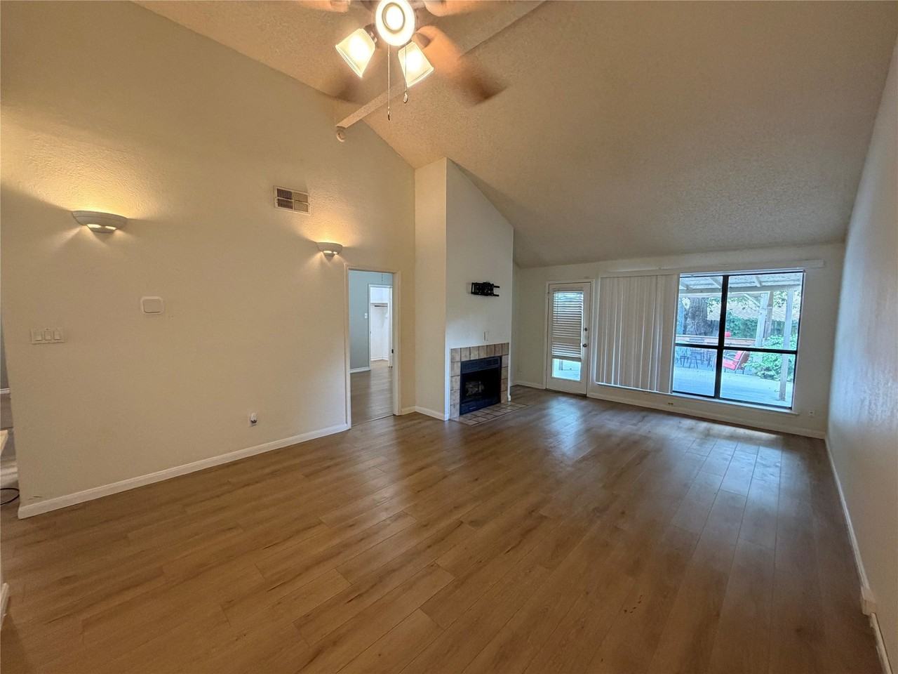 2907 Hilltop Dr - Photo 6 of 29