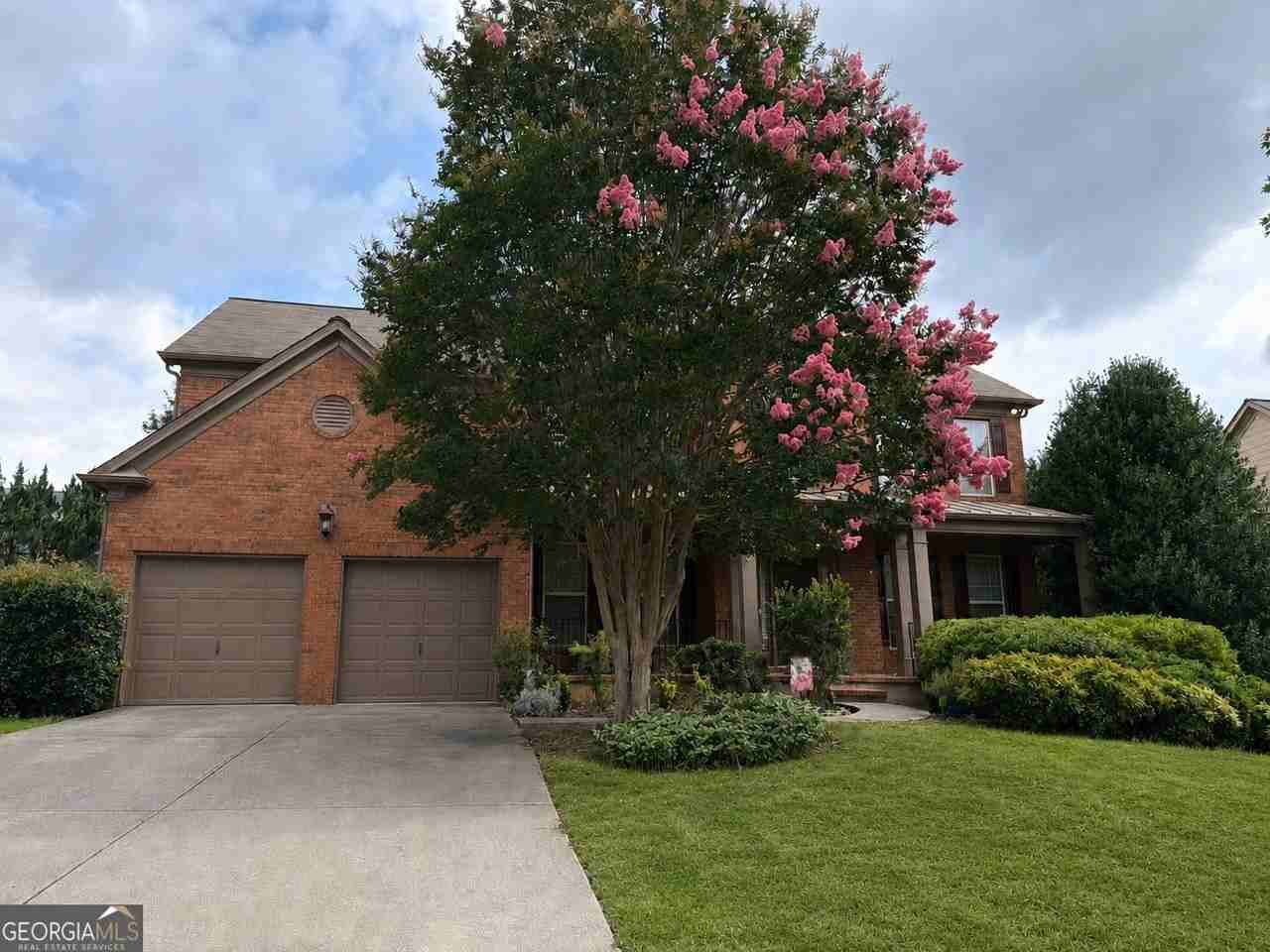 1695 Montcliff Dr - Photo 3 of 40