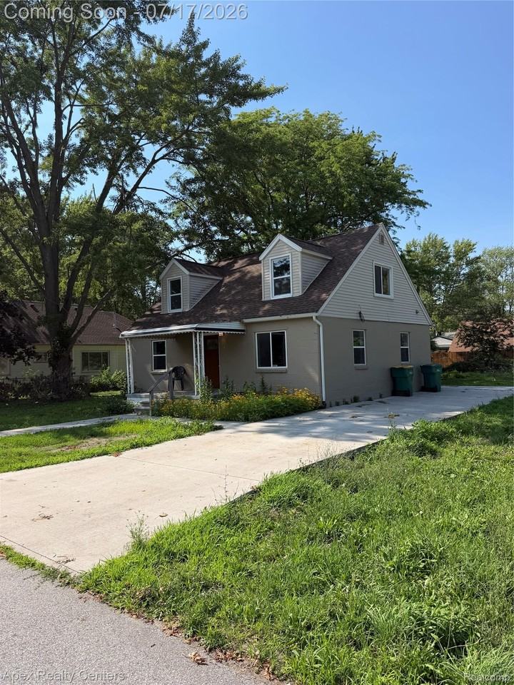 23864 Liddle St - Photo 2 of 12