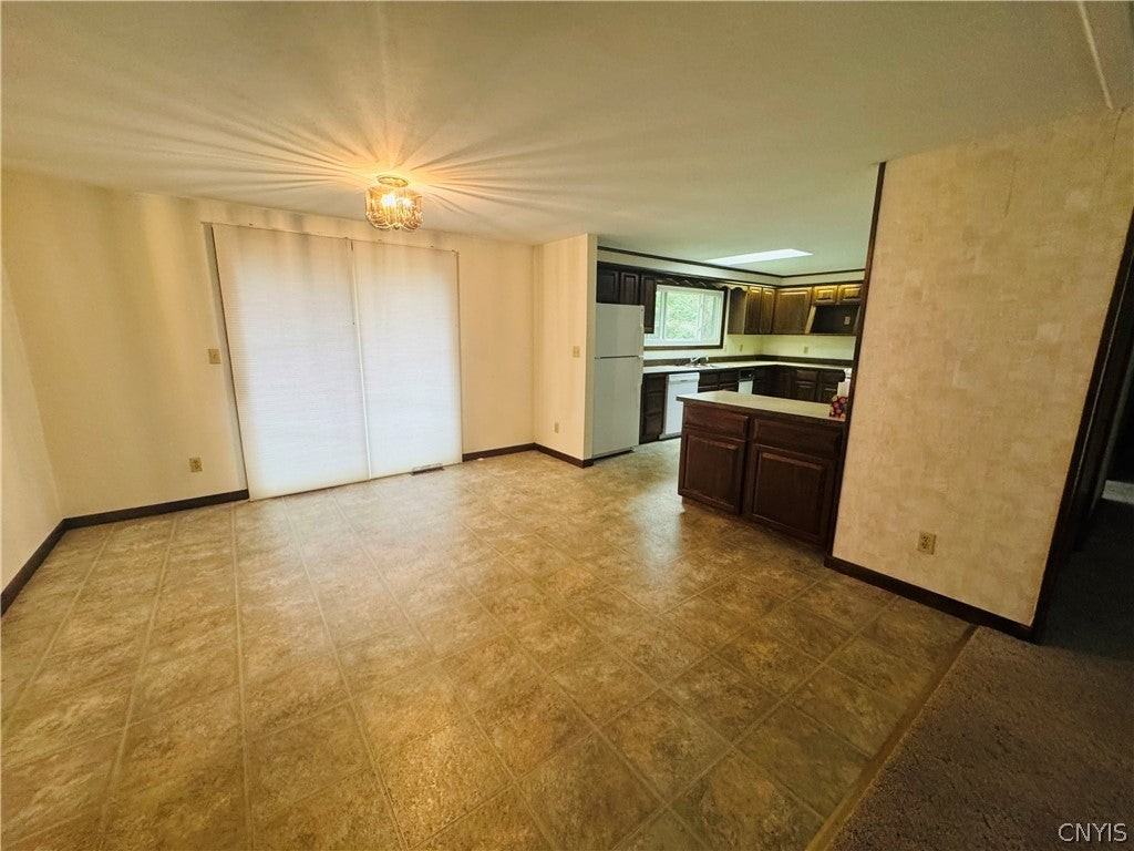 5336 Caughdenoy Rd - Photo 5 of 26