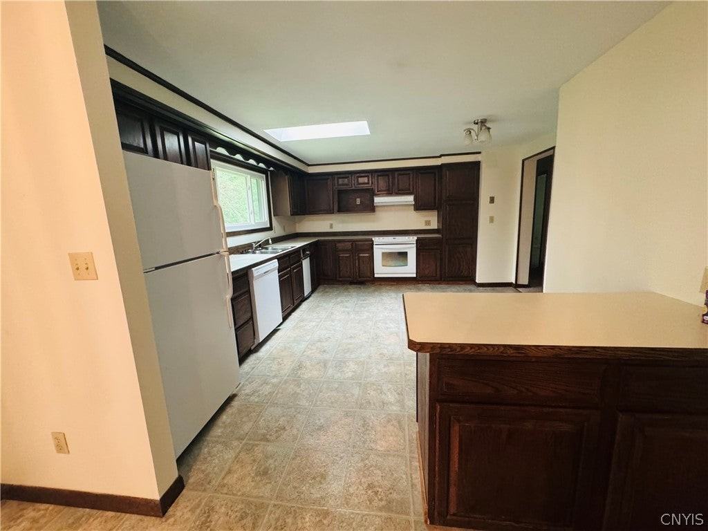 5336 Caughdenoy Rd - Photo 6 of 26