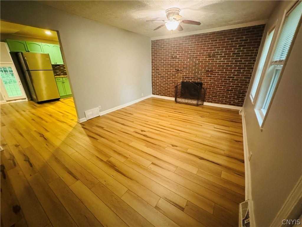 9541 Horseshoe Island Rd - Photo 5 of 25