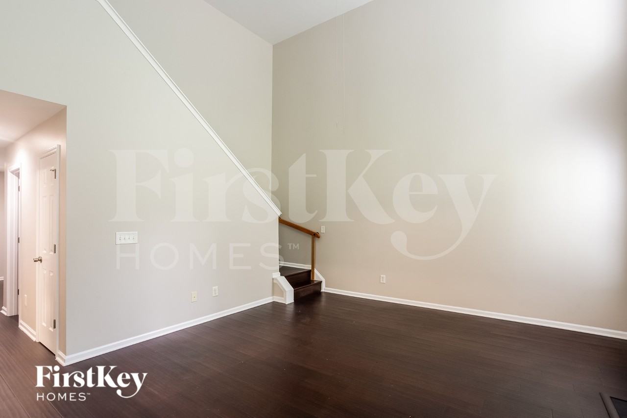5842 Brookfield Pointe Dr - Photo 3 of 19