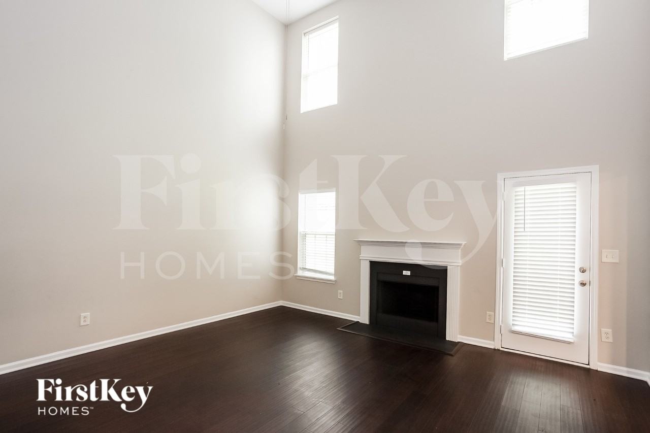 5842 Brookfield Pointe Dr - Photo 4 of 19