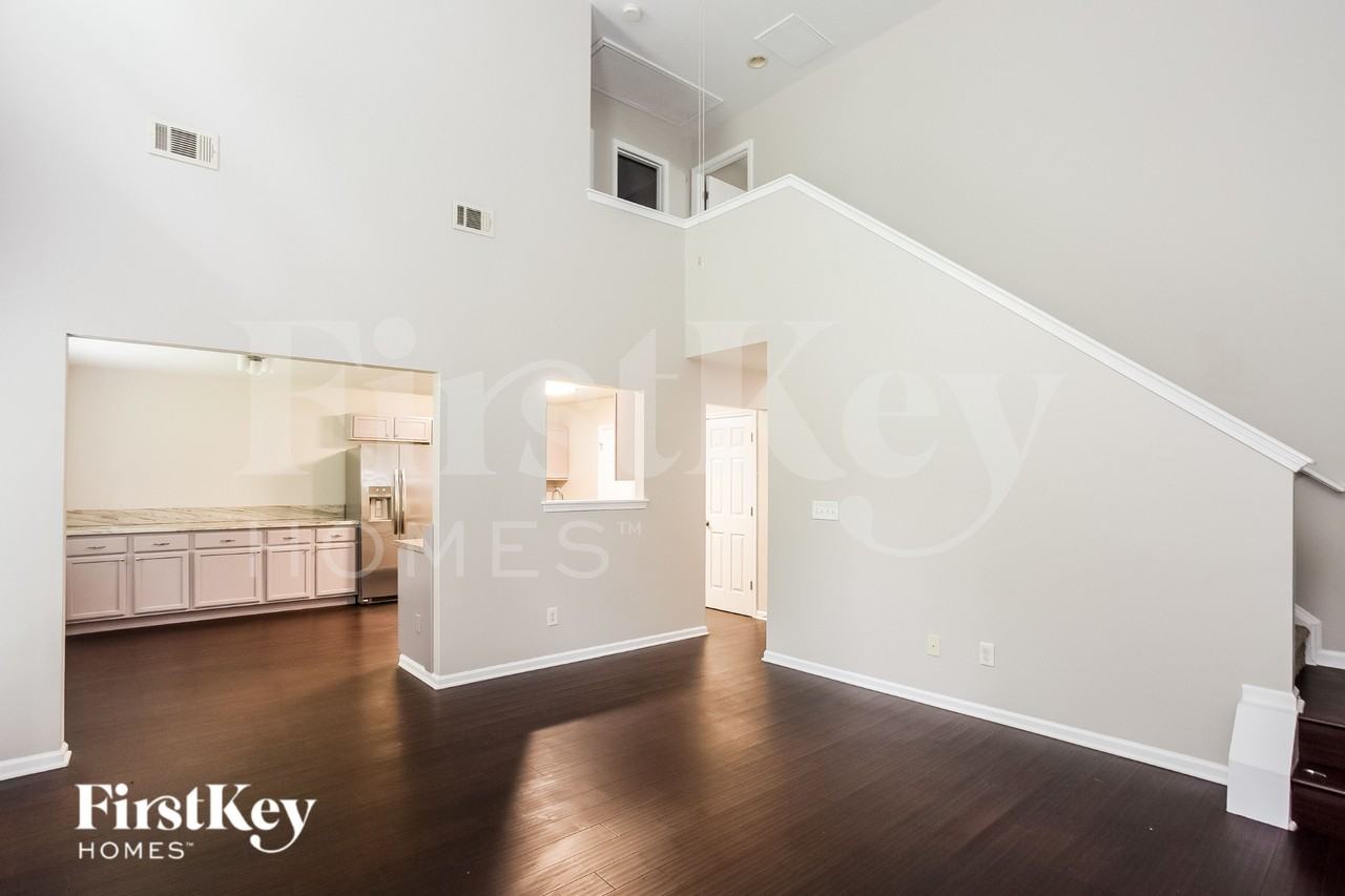 5842 Brookfield Pointe Dr - Photo 6 of 19