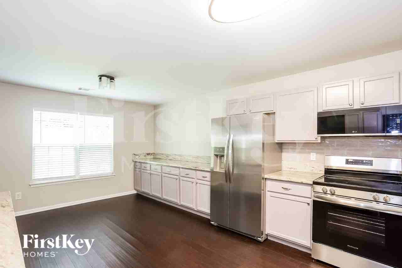 5842 Brookfield Pointe Dr - Photo 7 of 19