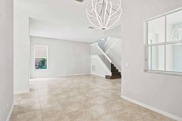 207 Isle Verde Way - Photo 3 of 8