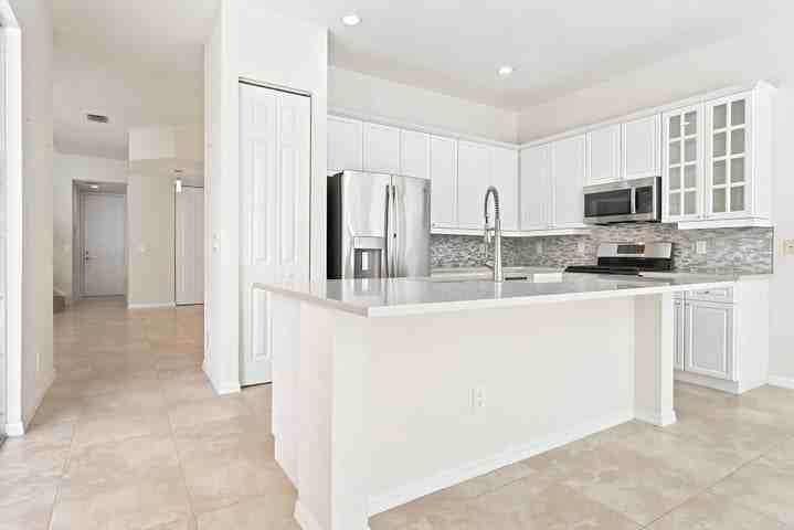 207 Isle Verde Way - Photo 5 of 8