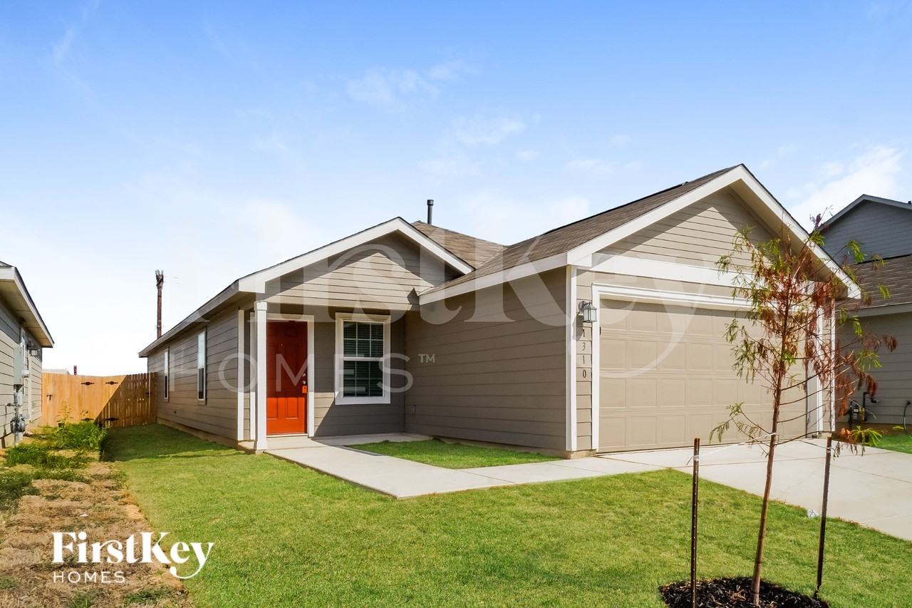1310 Kiskadee Way - Photo 2 of 15