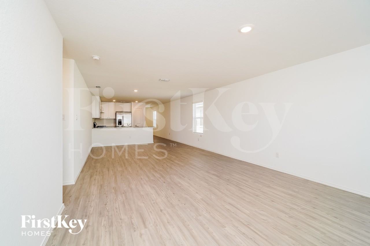 1310 Kiskadee Way - Photo 5 of 15