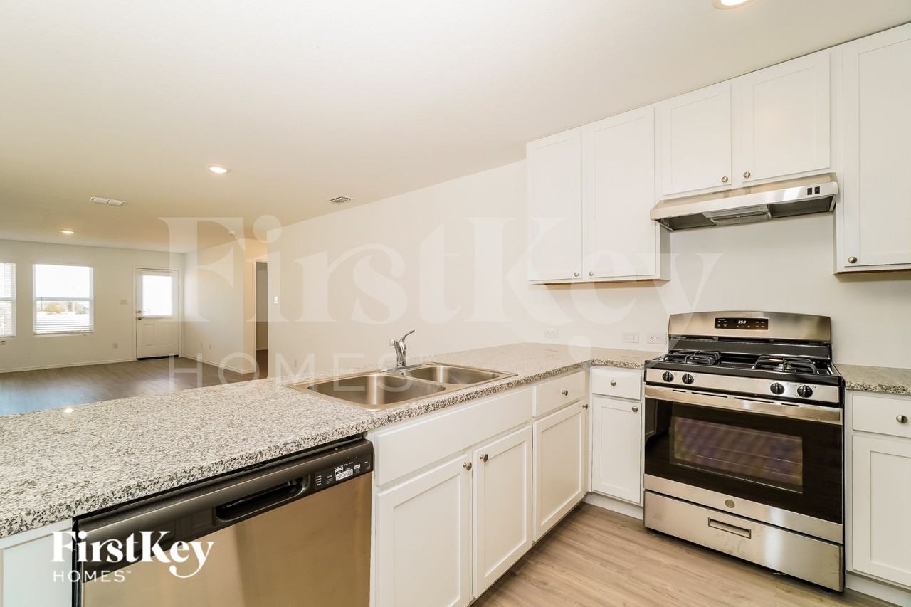 1310 Kiskadee Way - Photo 6 of 15