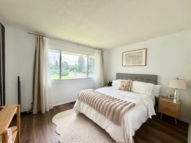 935 Thorndale Dr - Photo 6 of 14