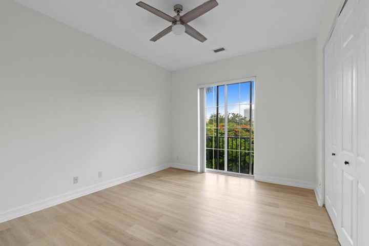 1127 Florida Avenue - Photo 4 of 8