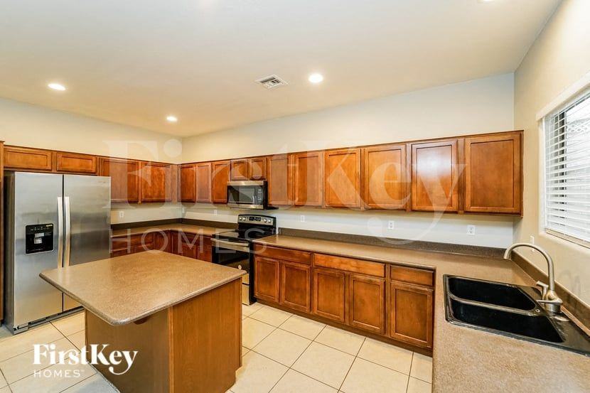 4711 W Countryside Way - Photo 5 of 15