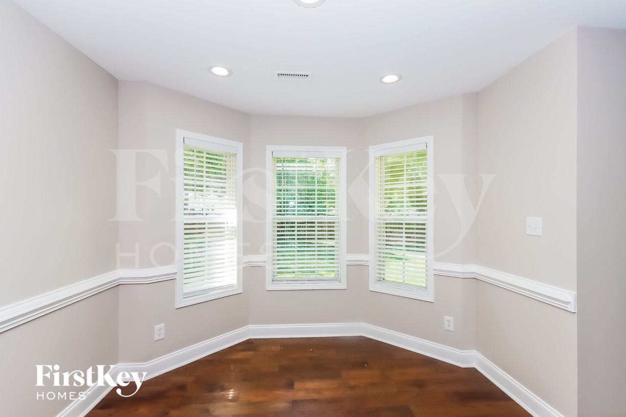 645 White Oaks Rd - Photo 7 of 16