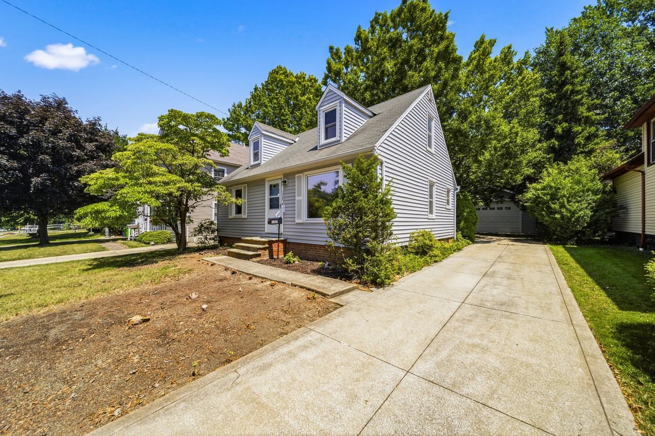 1307 Summit Dr - Photo 6 of 30