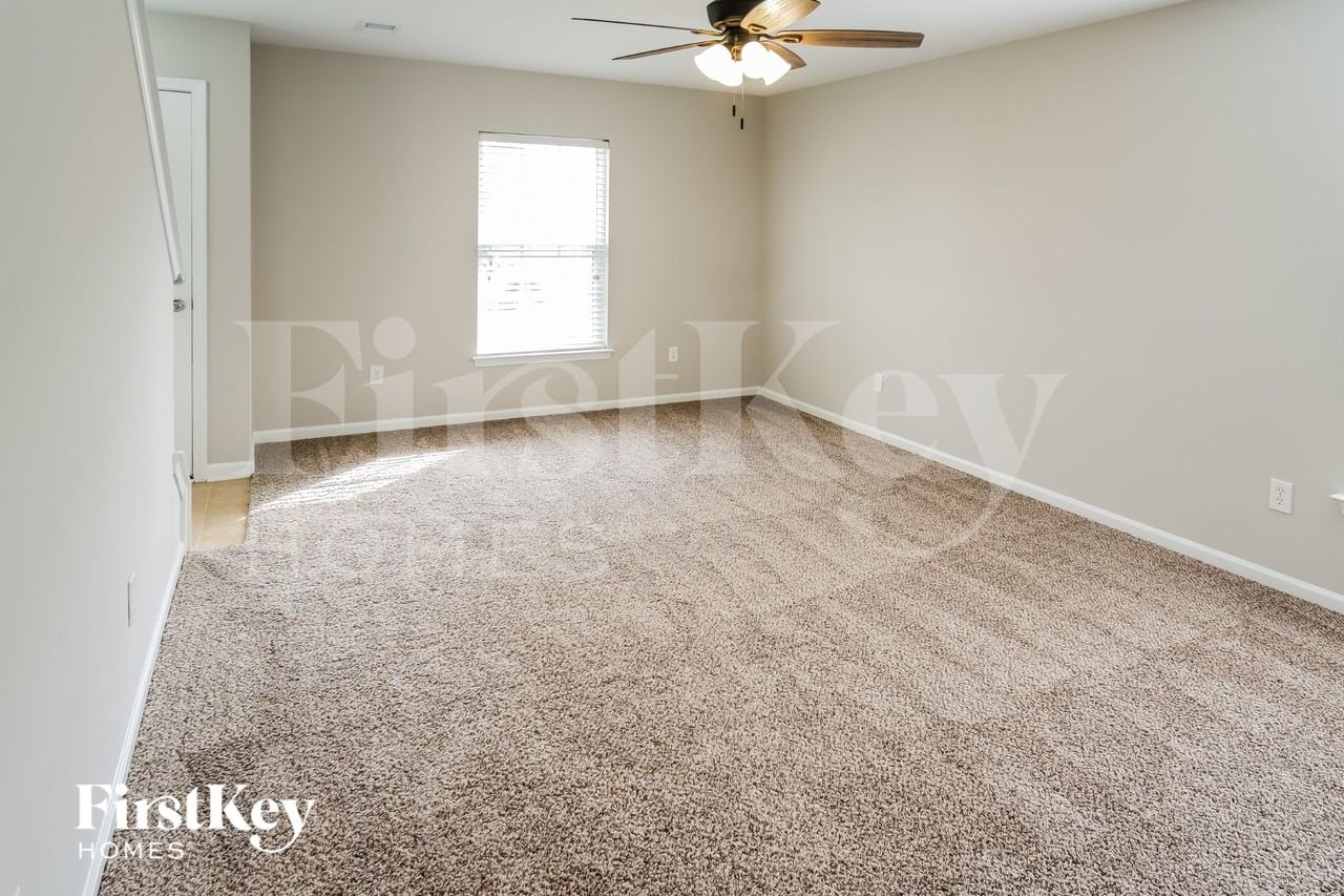 615 Silver Moss Dr - Photo 3 of 15