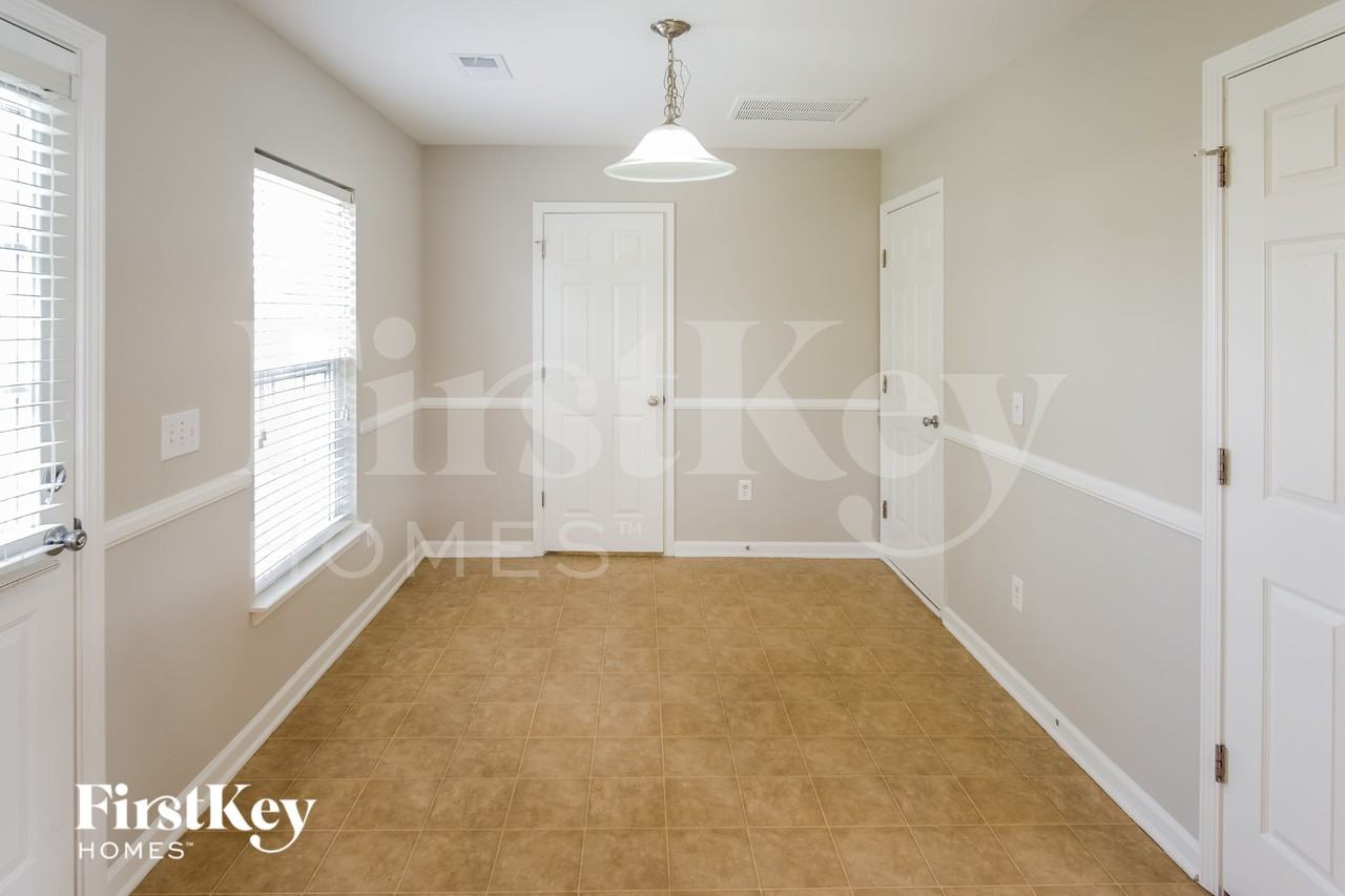 615 Silver Moss Dr - Photo 4 of 15