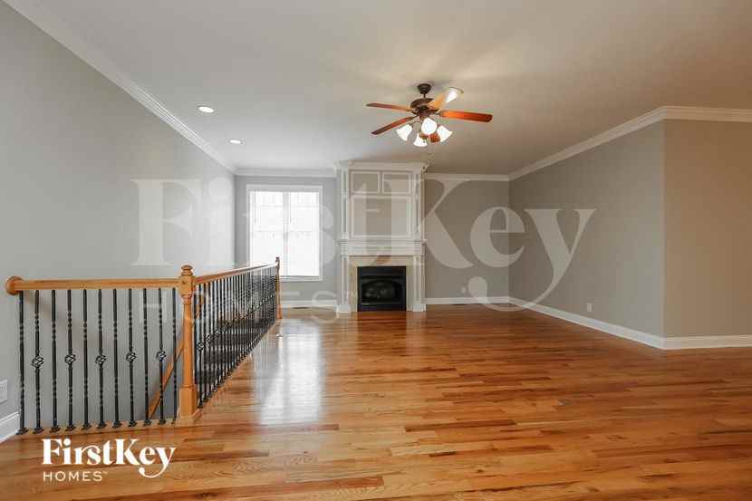 720 Courtland Ave - Photo 3 of 15