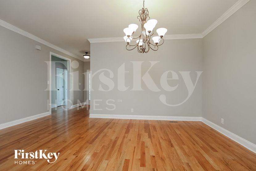 720 Courtland Ave - Photo 4 of 15