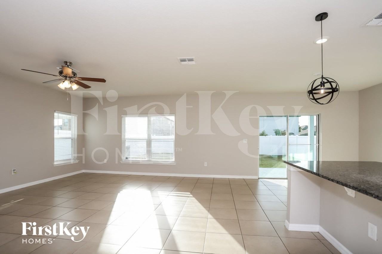 14231 Poke Ridge Dr - Photo 2 of 15