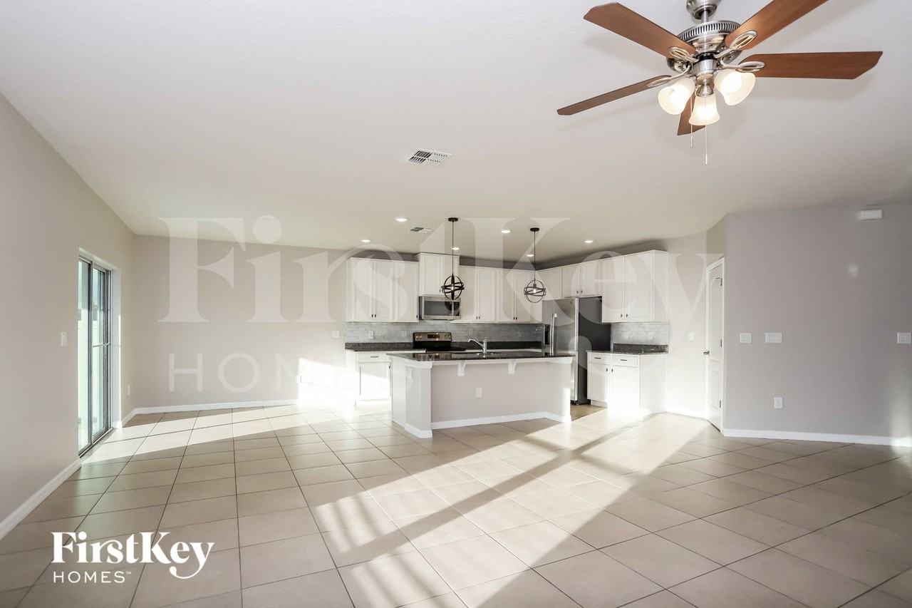 14231 Poke Ridge Dr - Photo 3 of 15