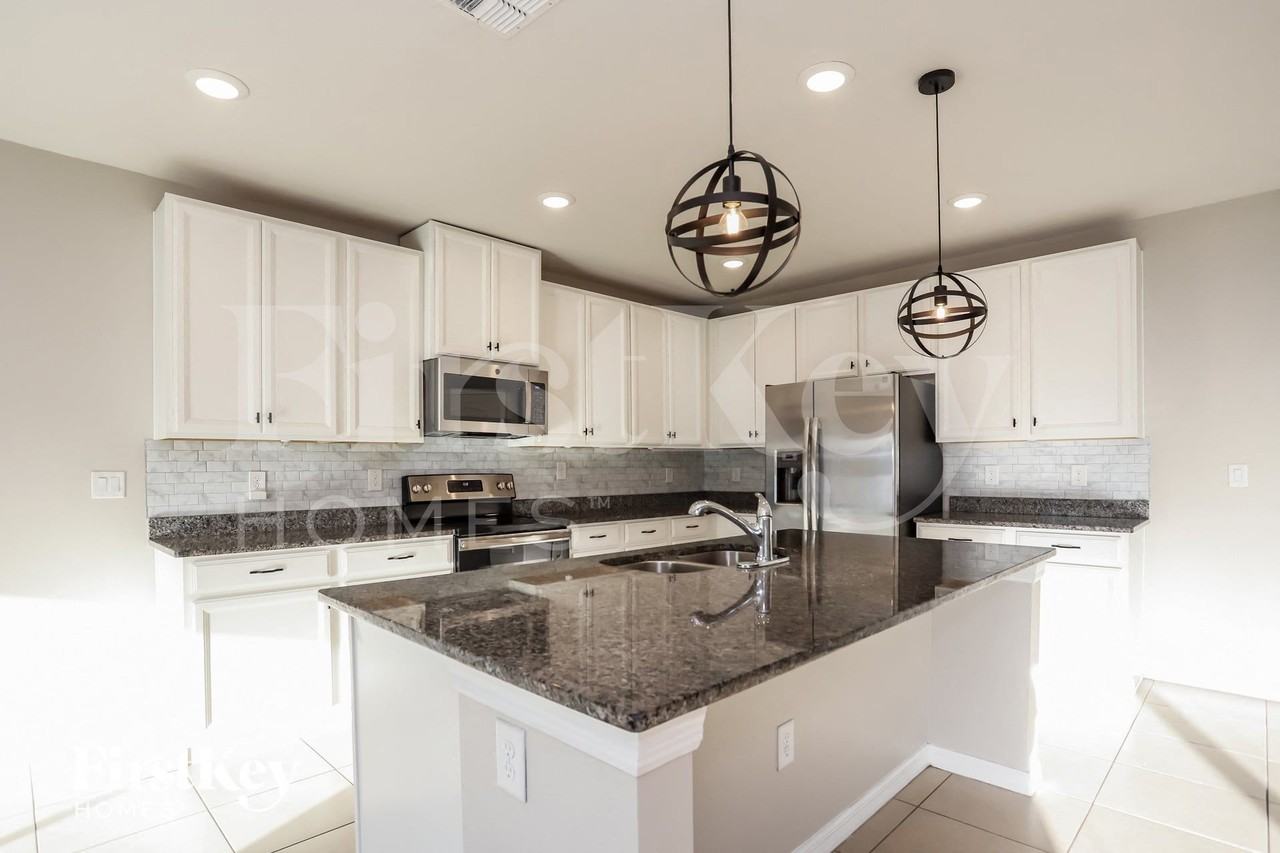 14231 Poke Ridge Dr - Photo 4 of 15
