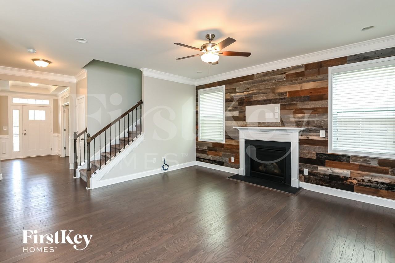 9725 Rayneridge Dr - Photo 4 of 15
