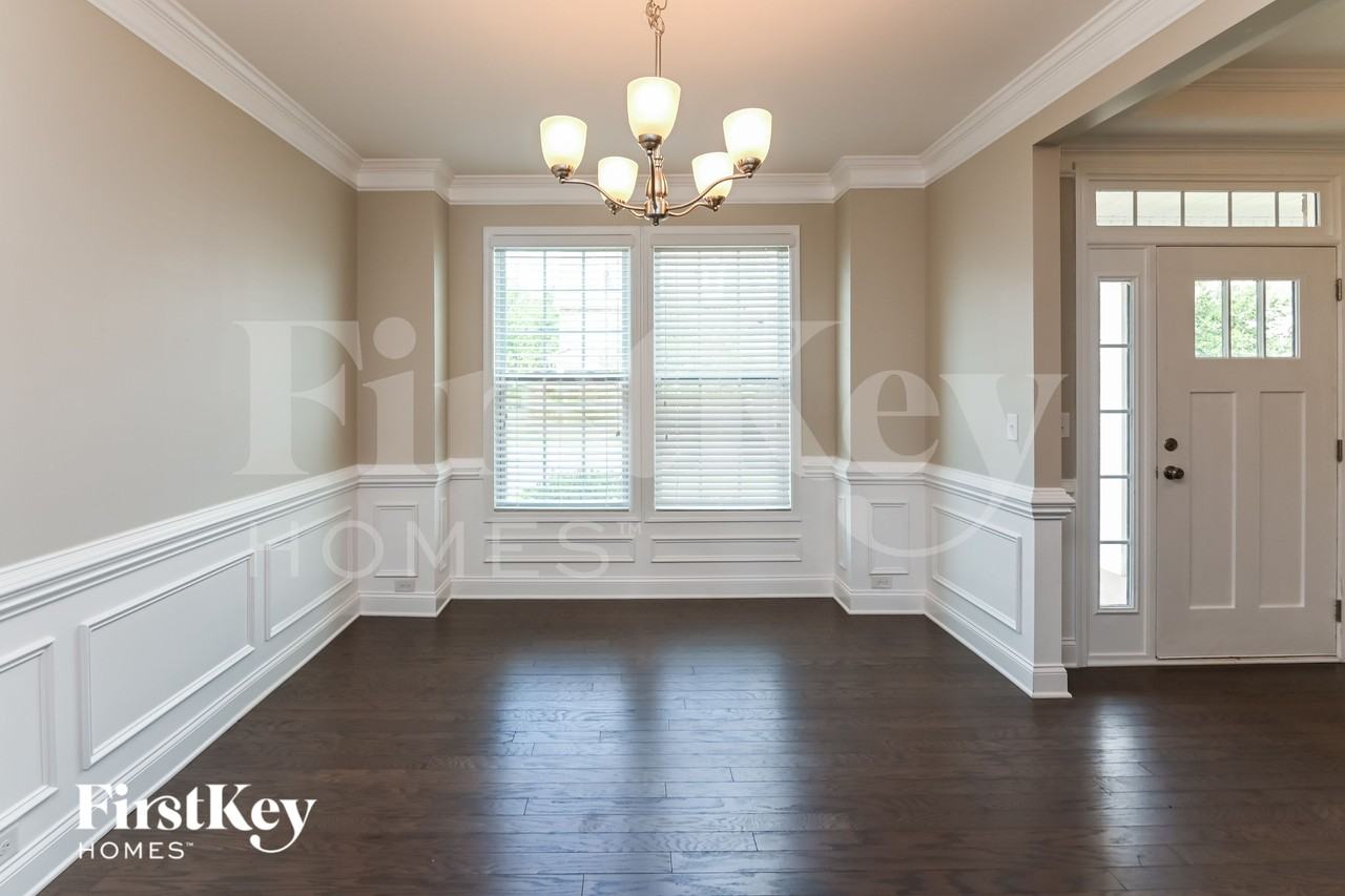 9725 Rayneridge Dr - Photo 5 of 15