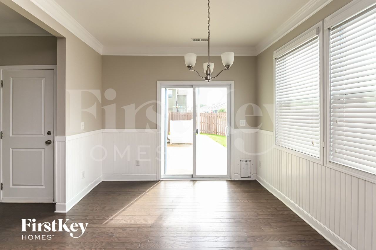9725 Rayneridge Dr - Photo 7 of 15