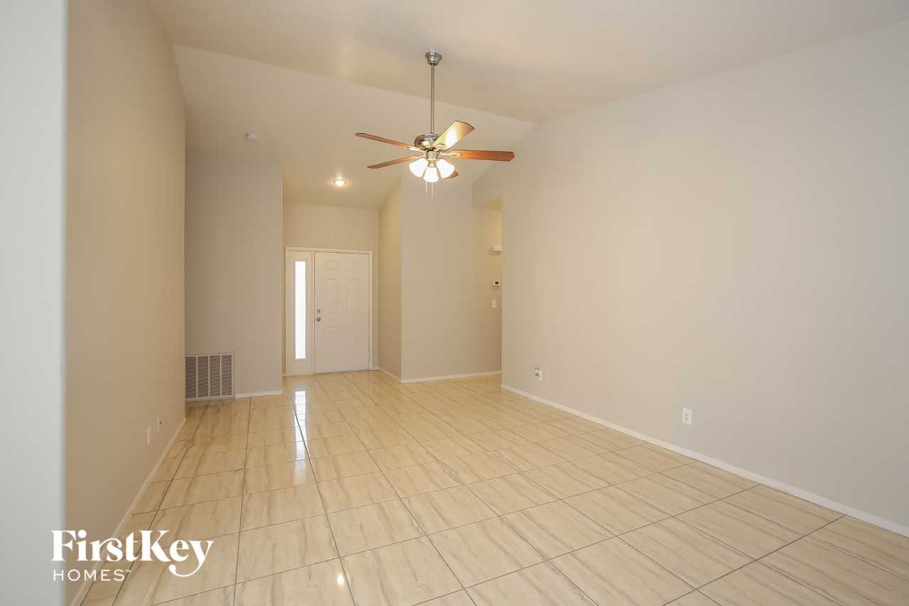 4912 Breezy Day Dr - Photo 3 of 15