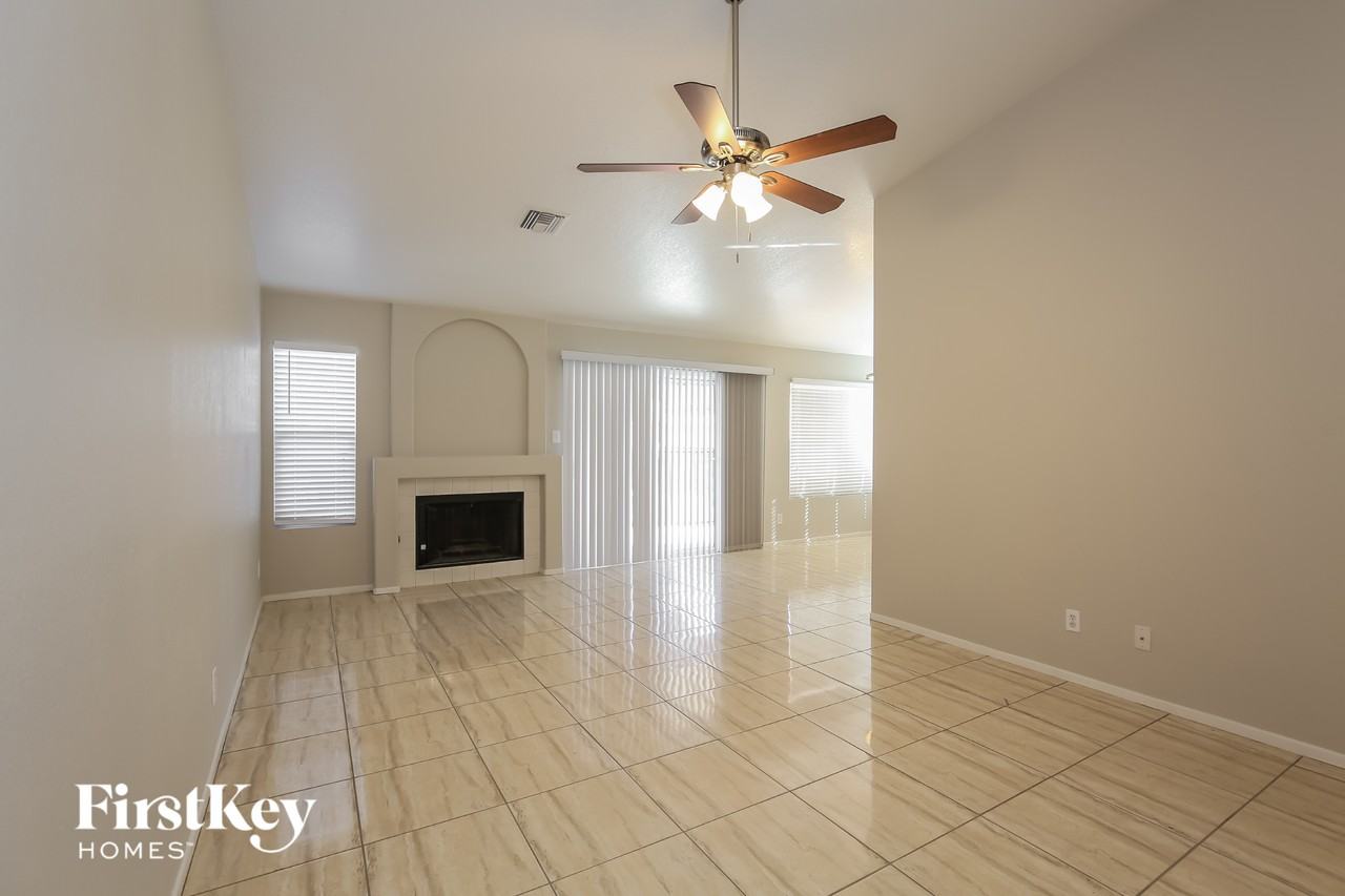 4912 Breezy Day Dr - Photo 4 of 15