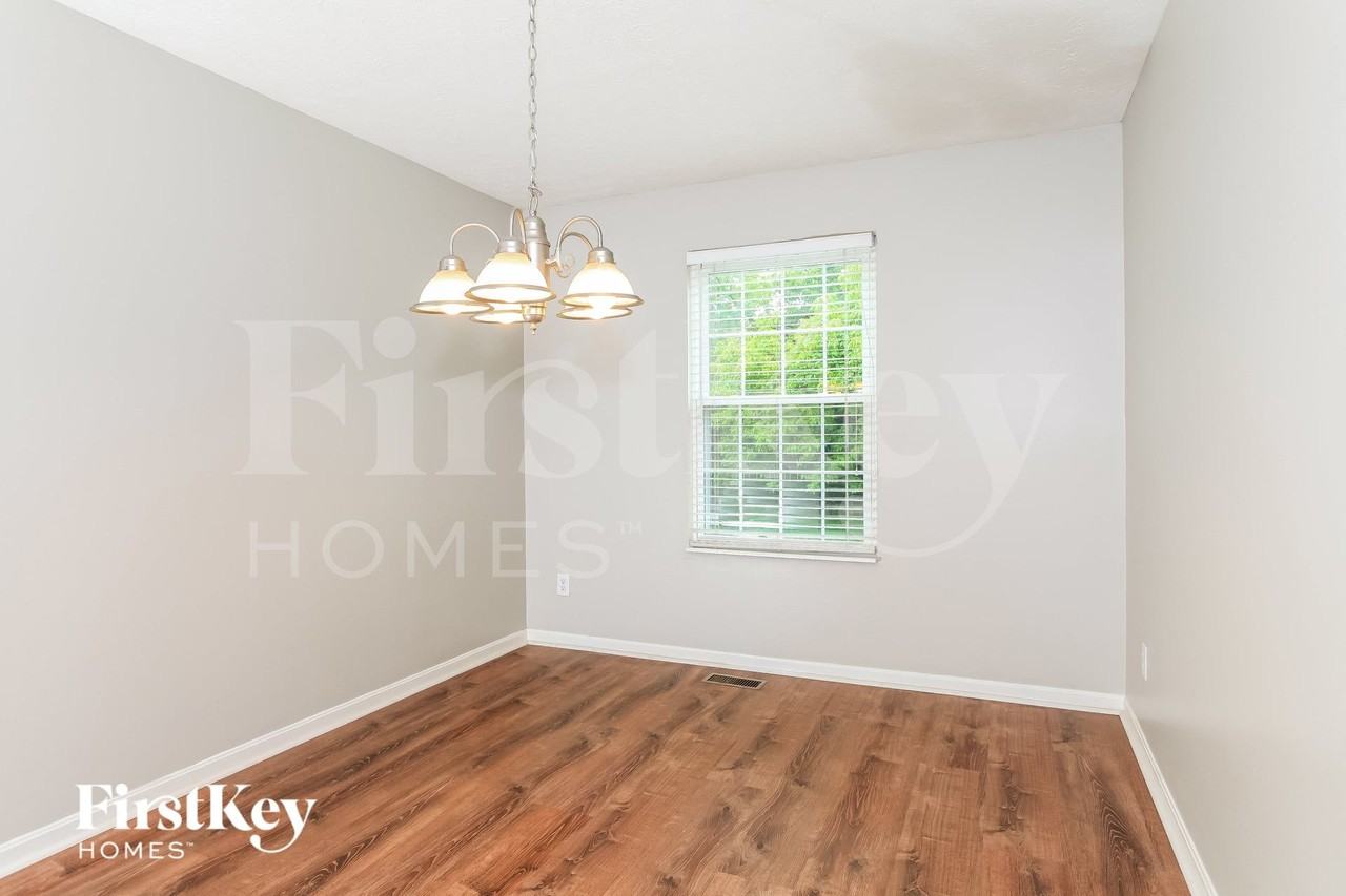 8106 Autumn Pl - Photo 5 of 15