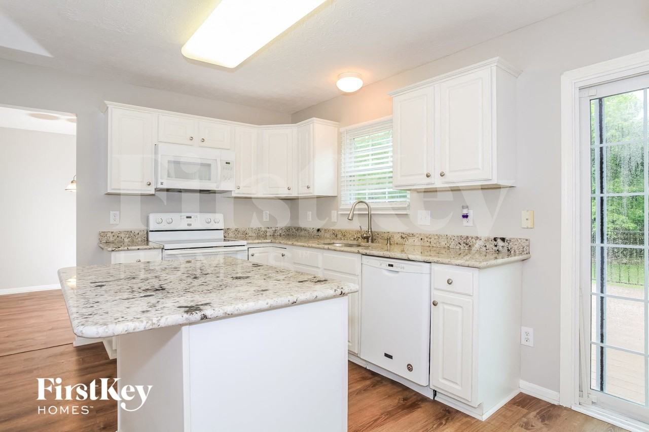 8106 Autumn Pl - Photo 6 of 15