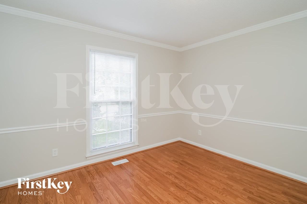 2305 Cottage Pl - Photo 4 of 15